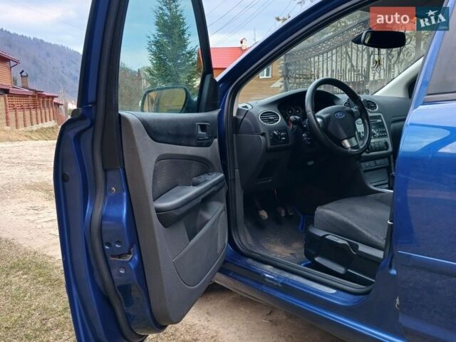 Синій Форд Фокус, об'ємом двигуна 1.6 л та пробігом 314 тис. км за 4050 $, фото 15 на Automoto.ua