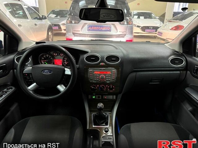 Синій Форд Фокус, об'ємом двигуна 1.6 л та пробігом 171 тис. км за 6300 $, фото 7 на Automoto.ua