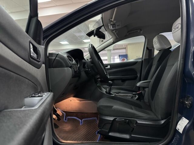 Синій Форд Фокус, об'ємом двигуна 2 л та пробігом 171 тис. км за 6300 $, фото 10 на Automoto.ua