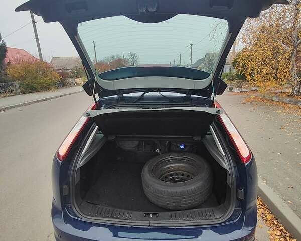 Синій Форд Фокус, об'ємом двигуна 2 л та пробігом 195 тис. км за 5300 $, фото 7 на Automoto.ua