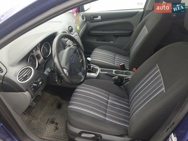 Синій Форд Фокус, об'ємом двигуна 1.6 л та пробігом 307 тис. км за 4700 $, фото 28 на Automoto.ua