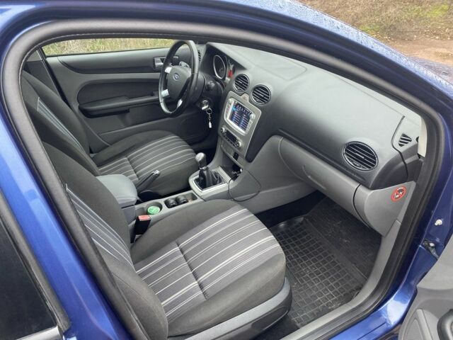 Синий Форд Фокус, объемом двигателя 1.6 л и пробегом 226 тыс. км за 5200 $, фото 12 на Automoto.ua