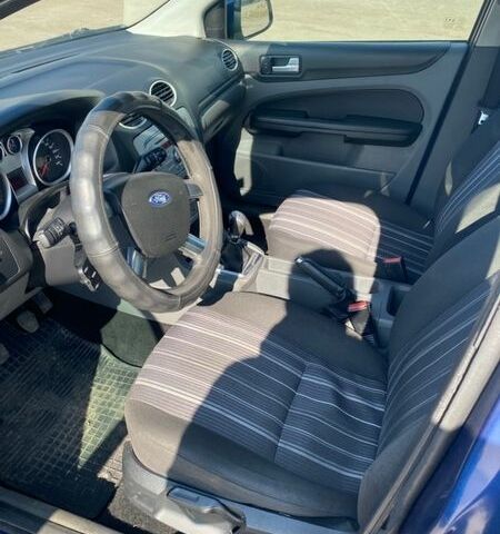 Синій Форд Фокус, об'ємом двигуна 1.6 л та пробігом 352 тис. км за 3800 $, фото 7 на Automoto.ua