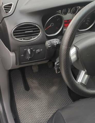 Синий Форд Фокус, объемом двигателя 1.6 л и пробегом 240 тыс. км за 5100 $, фото 13 на Automoto.ua