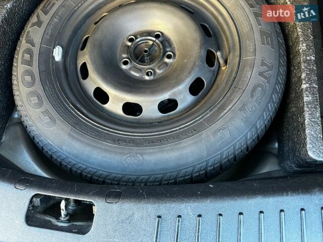 Синий Форд Фокус, объемом двигателя 1.6 л и пробегом 212 тыс. км за 5450 $, фото 16 на Automoto.ua