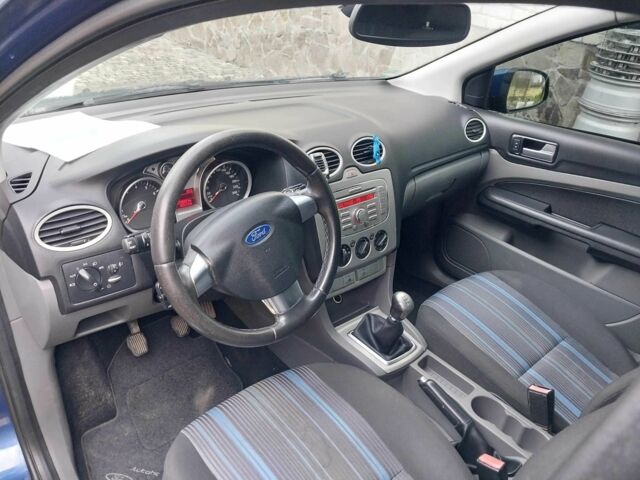 Синій Форд Фокус, об'ємом двигуна 1.6 л та пробігом 213 тис. км за 5800 $, фото 16 на Automoto.ua