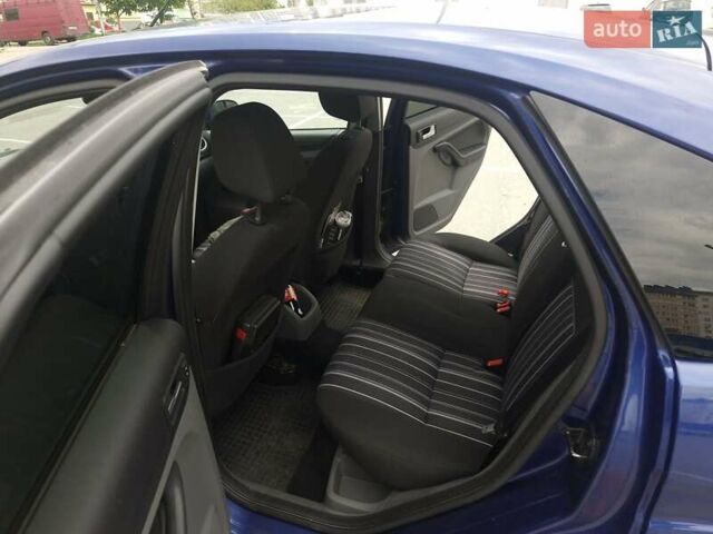 Синій Форд Фокус, об'ємом двигуна 1.6 л та пробігом 307 тис. км за 4700 $, фото 36 на Automoto.ua