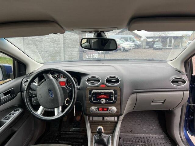 Синий Форд Фокус, объемом двигателя 1.8 л и пробегом 165 тыс. км за 4450 $, фото 4 на Automoto.ua