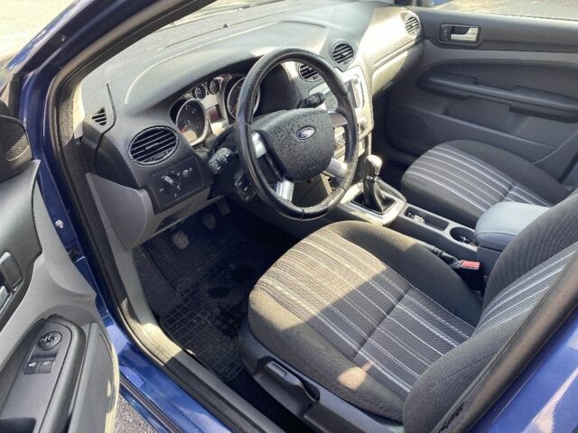 Синий Форд Фокус, объемом двигателя 1.6 л и пробегом 226 тыс. км за 5200 $, фото 11 на Automoto.ua