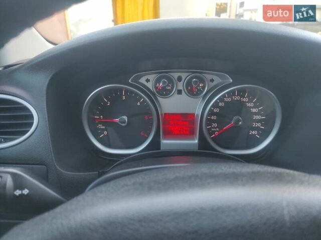 Синий Форд Фокус, объемом двигателя 2 л и пробегом 284 тыс. км за 6200 $, фото 21 на Automoto.ua