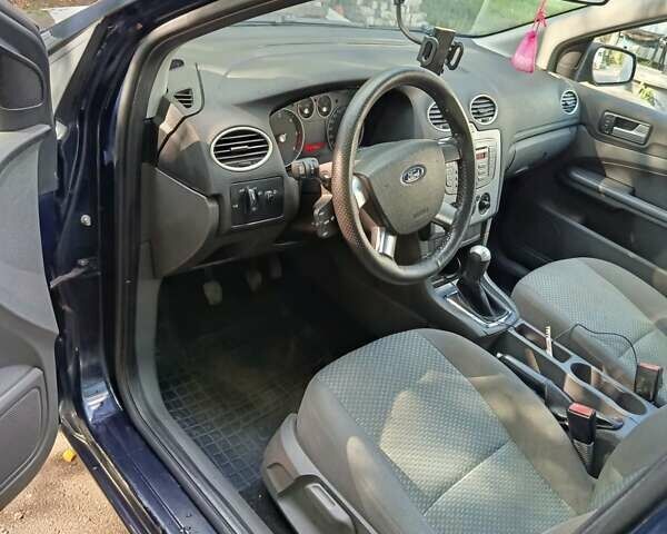 Синий Форд Фокус, объемом двигателя 1.6 л и пробегом 305 тыс. км за 4500 $, фото 5 на Automoto.ua