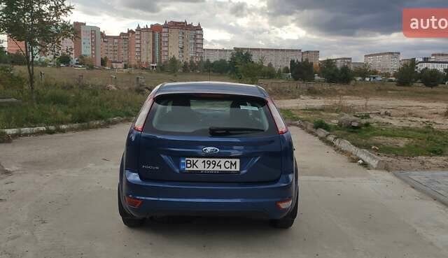 Синий Форд Фокус, объемом двигателя 1.6 л и пробегом 240 тыс. км за 5100 $, фото 3 на Automoto.ua