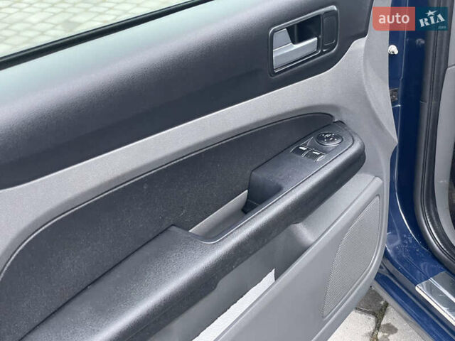 Синій Форд Фокус, об'ємом двигуна 2 л та пробігом 240 тис. км за 5350 $, фото 24 на Automoto.ua
