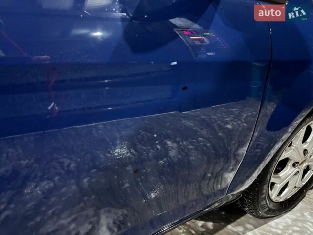Синий Форд Фокус, объемом двигателя 1.39 л и пробегом 211 тыс. км за 3900 $, фото 8 на Automoto.ua