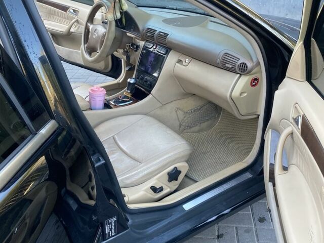 Синій Форд Фокус, об'ємом двигуна 2 л та пробігом 217 тис. км за 4815 $, фото 2 на Automoto.ua