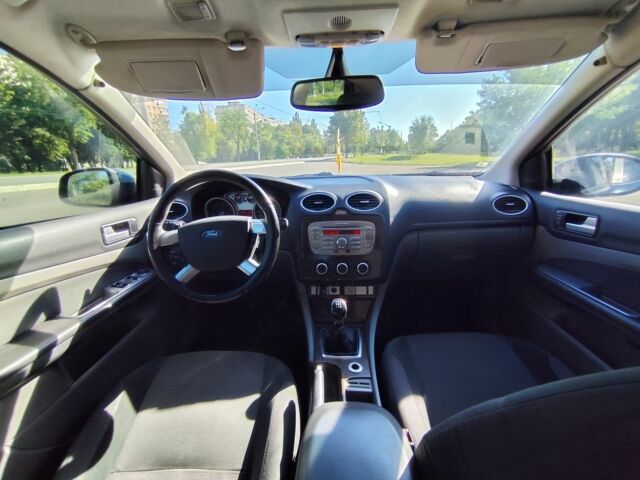 Синій Форд Фокус, об'ємом двигуна 2 л та пробігом 217 тис. км за 4797 $, фото 2 на Automoto.ua