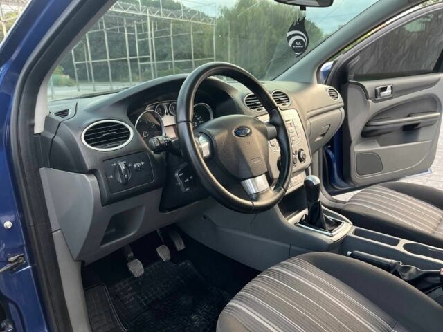 Синий Форд Фокус, объемом двигателя 1.6 л и пробегом 305 тыс. км за 4490 $, фото 8 на Automoto.ua