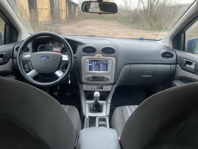 Синий Форд Фокус, объемом двигателя 1.6 л и пробегом 226 тыс. км за 5200 $, фото 13 на Automoto.ua