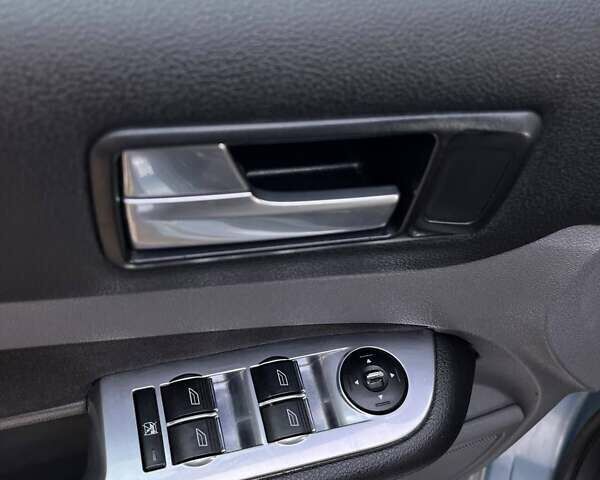 Синий Форд Фокус, объемом двигателя 1.6 л и пробегом 300 тыс. км за 5300 $, фото 1 на Automoto.ua