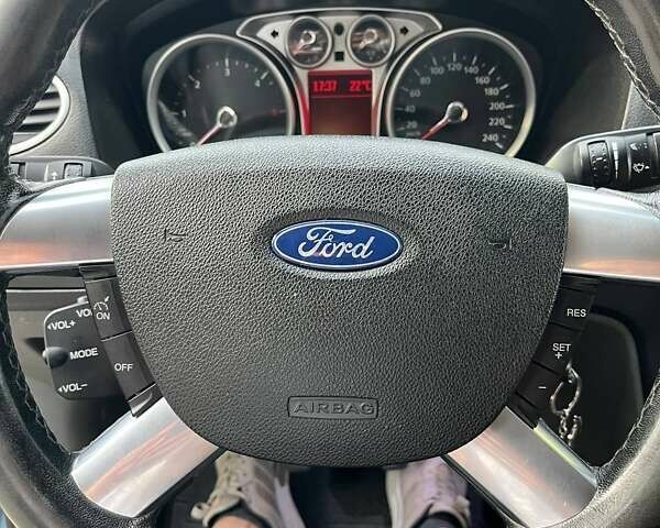 Синий Форд Фокус, объемом двигателя 1.6 л и пробегом 300 тыс. км за 5300 $, фото 10 на Automoto.ua