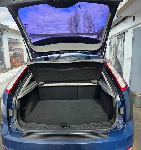 Синій Форд Фокус, об'ємом двигуна 1.39 л та пробігом 184 тис. км за 4700 $, фото 6 на Automoto.ua