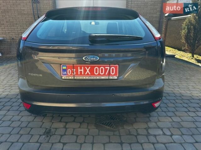 Синий Форд Фокус, объемом двигателя 1.6 л и пробегом 212 тыс. км за 5450 $, фото 6 на Automoto.ua