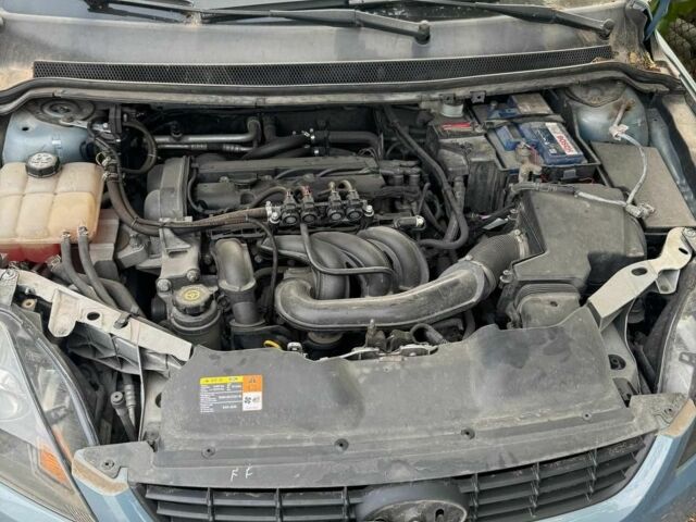Синій Форд Фокус, об'ємом двигуна 1.6 л та пробігом 176 тис. км за 2200 $, фото 5 на Automoto.ua