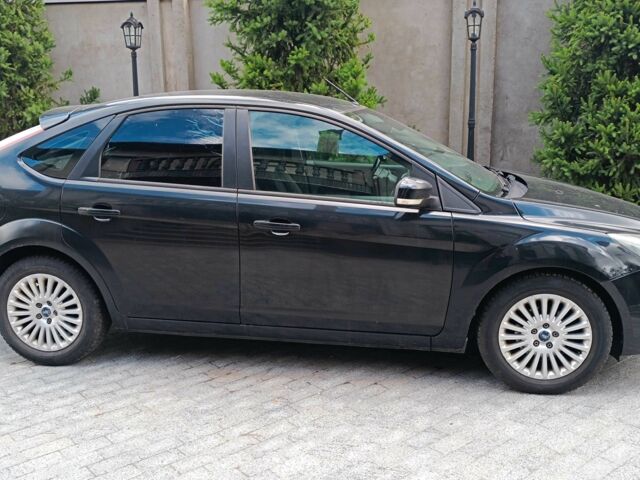 Синий Форд Фокус, объемом двигателя 1.8 л и пробегом 280 тыс. км за 6800 $, фото 3 на Automoto.ua