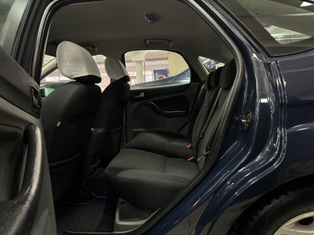 Синій Форд Фокус, об'ємом двигуна 2 л та пробігом 171 тис. км за 6300 $, фото 8 на Automoto.ua