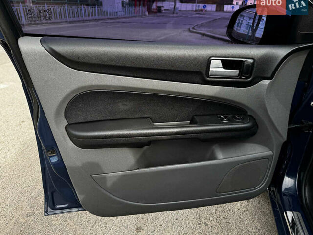 Синий Форд Фокус, объемом двигателя 1.4 л и пробегом 185 тыс. км за 4990 $, фото 10 на Automoto.ua