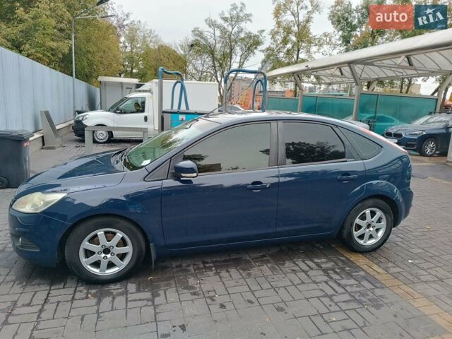 Синій Форд Фокус, об'ємом двигуна 1.39 л та пробігом 251 тис. км за 6000 $, фото 3 на Automoto.ua