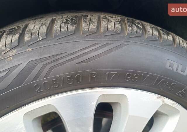 Синий Форд Фокус, объемом двигателя 1.6 л и пробегом 221 тыс. км за 4800 $, фото 16 на Automoto.ua