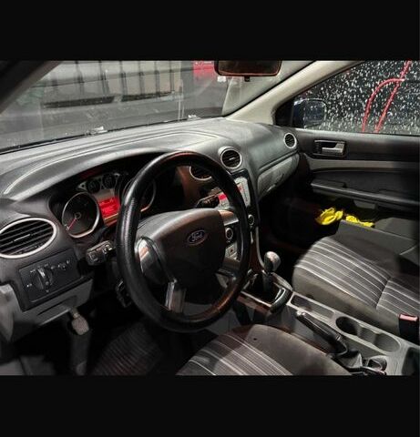 Синий Форд Фокус, объемом двигателя 1.4 л и пробегом 212 тыс. км за 3800 $, фото 4 на Automoto.ua