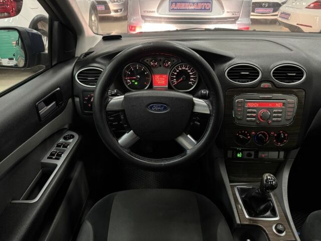 Синій Форд Фокус, об'ємом двигуна 2 л та пробігом 171 тис. км за 6300 $, фото 12 на Automoto.ua