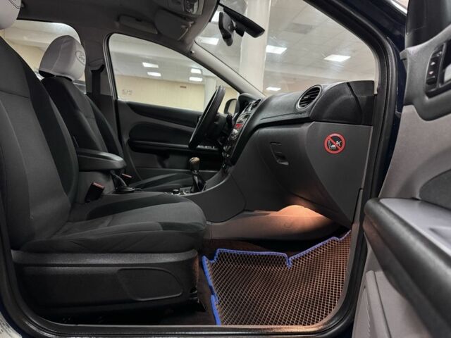 Синій Форд Фокус, об'ємом двигуна 2 л та пробігом 171 тис. км за 6300 $, фото 7 на Automoto.ua