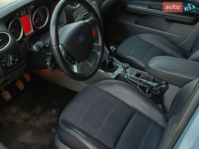 Синий Форд Фокус, объемом двигателя 1.6 л и пробегом 160 тыс. км за 4950 $, фото 17 на Automoto.ua