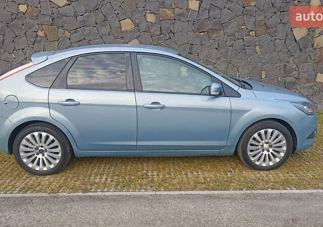 Синий Форд Фокус, объемом двигателя 1.6 л и пробегом 221 тыс. км за 4800 $, фото 2 на Automoto.ua