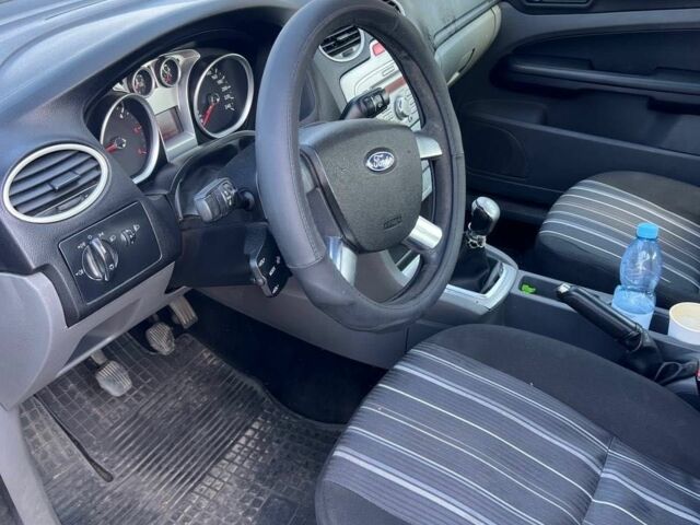 Синій Форд Фокус, об'ємом двигуна 1.6 л та пробігом 310 тис. км за 3750 $, фото 6 на Automoto.ua