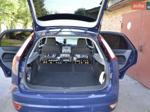 Синій Форд Фокус, об'ємом двигуна 1.39 л та пробігом 254 тис. км за 4950 $, фото 9 на Automoto.ua