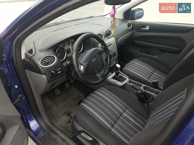 Синій Форд Фокус, об'ємом двигуна 1.6 л та пробігом 307 тис. км за 4700 $, фото 24 на Automoto.ua