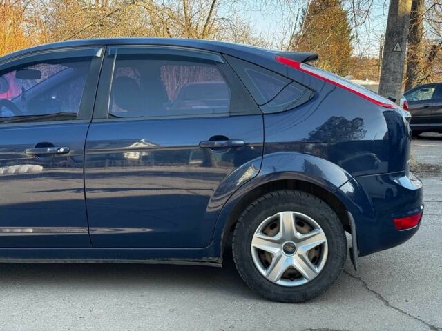 Синий Форд Фокус, объемом двигателя 1.4 л и пробегом 185 тыс. км за 5190 $, фото 9 на Automoto.ua