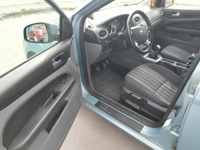 Синій Форд Фокус, об'ємом двигуна 1.6 л та пробігом 250 тис. км за 4700 $, фото 5 на Automoto.ua