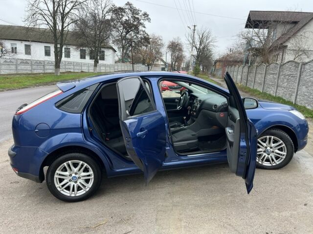 Синий Форд Фокус, объемом двигателя 1.8 л и пробегом 165 тыс. км за 4450 $, фото 7 на Automoto.ua