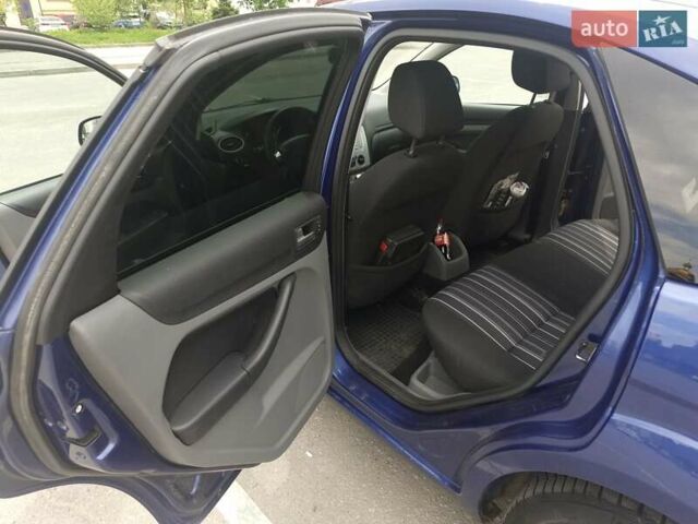 Синій Форд Фокус, об'ємом двигуна 1.6 л та пробігом 307 тис. км за 4700 $, фото 40 на Automoto.ua