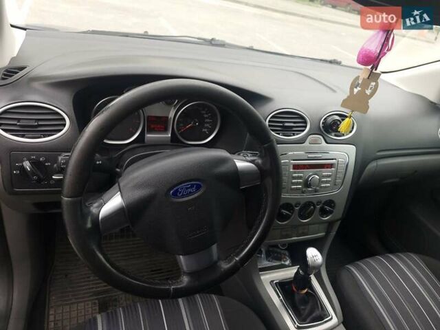 Синій Форд Фокус, об'ємом двигуна 1.6 л та пробігом 307 тис. км за 4700 $, фото 27 на Automoto.ua