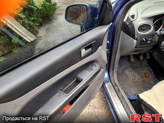 Синий Форд Фокус, объемом двигателя 1.8 л и пробегом 230 тыс. км за 5700 $, фото 1 на Automoto.ua