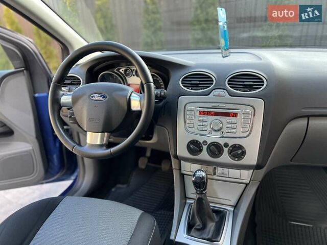 Синий Форд Фокус, объемом двигателя 1.6 л и пробегом 243 тыс. км за 6100 $, фото 41 на Automoto.ua