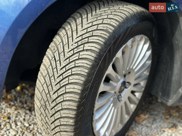 Синий Форд Фокус, объемом двигателя 1.8 л и пробегом 228 тыс. км за 6000 $, фото 54 на Automoto.ua