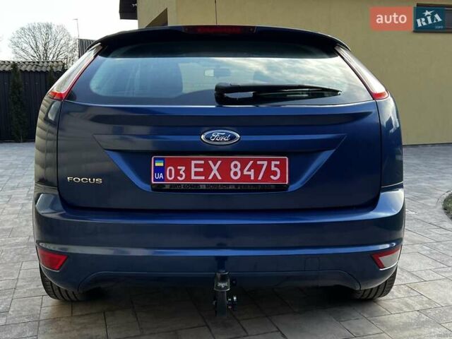 Синий Форд Фокус, объемом двигателя 1.6 л и пробегом 243 тыс. км за 6100 $, фото 6 на Automoto.ua