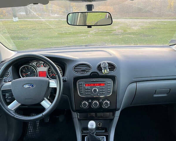 Синий Форд Фокус, объемом двигателя 1.6 л и пробегом 125 тыс. км за 5500 $, фото 11 на Automoto.ua